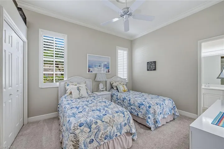 2325 Island Cove Cir, Naples, Florida 34109