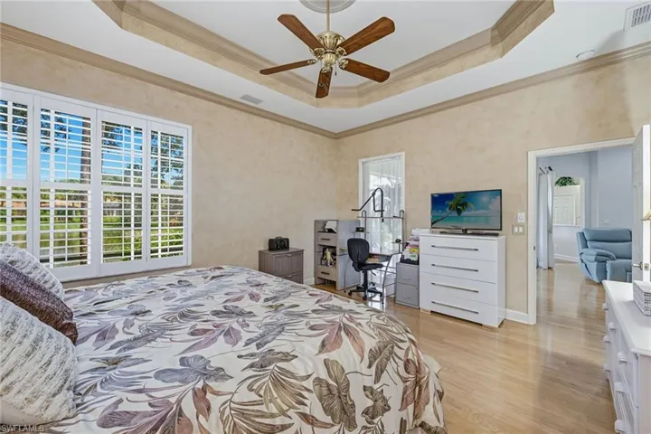 2325 Island Cove Cir, Naples, Florida 34109
