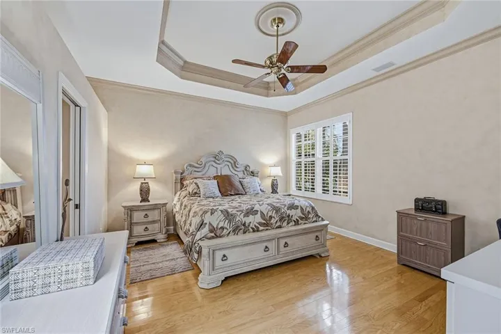 2325 Island Cove Cir, Naples, Florida 34109