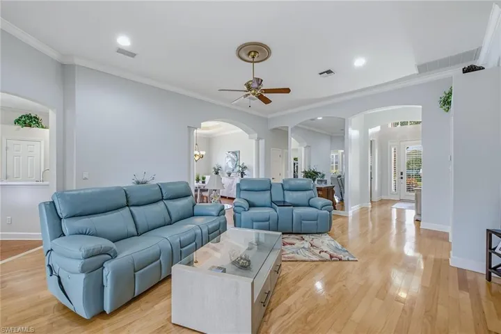 2325 Island Cove Cir, Naples, Florida 34109