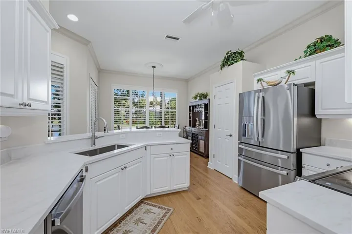 2325 Island Cove Cir, Naples, Florida 34109