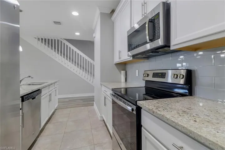 7948  Bristol  CIR, Naples, FL 34120