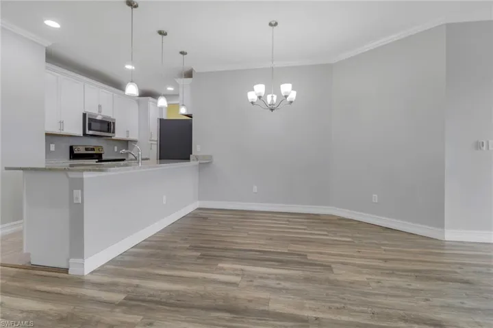 7948  Bristol  CIR, Naples, FL 34120
