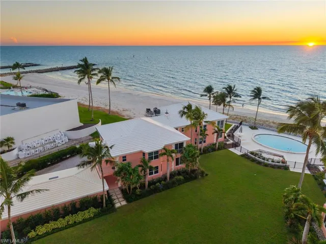 2401  Gulf Shore N BLVD, Naples, FL 34103