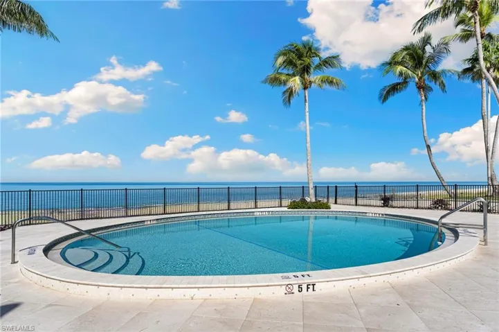 2401  Gulf Shore N BLVD, Naples, FL 34103