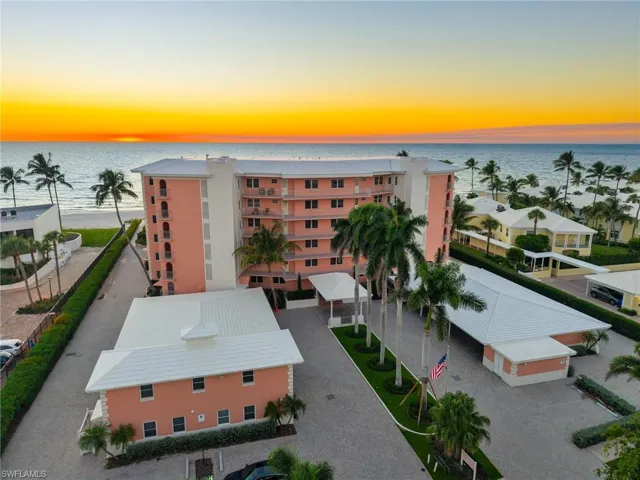 2401  Gulf Shore N BLVD, Naples, FL 34103