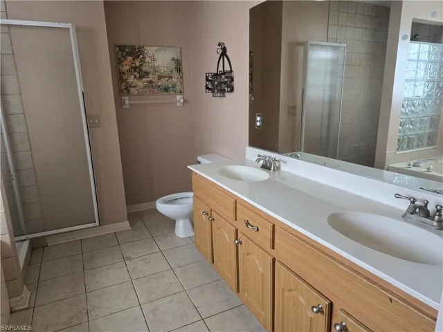 Middle Bedroom Bathroom with dual vanities.