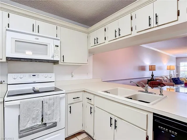 1708  Kings Lake  BLVD, Naples, FL 34112