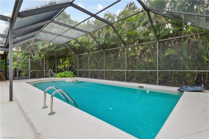 145 Forestwood DR, NAPLES FL 34110
