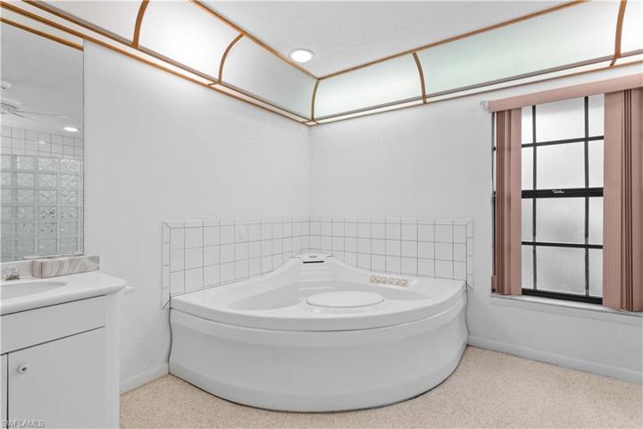 145 Forestwood DR, NAPLES FL 34110