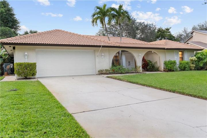 145 Forestwood DR, NAPLES FL 34110