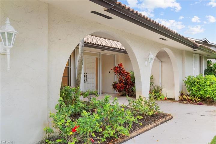 145 Forestwood DR, NAPLES FL 34110