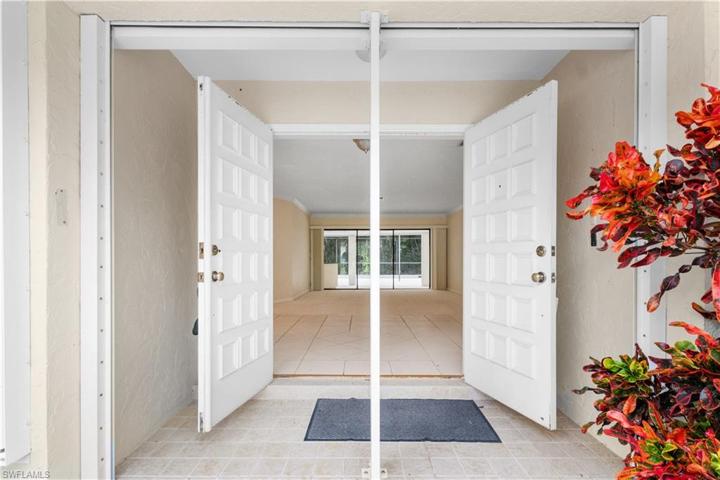 145 Forestwood DR, NAPLES FL 34110