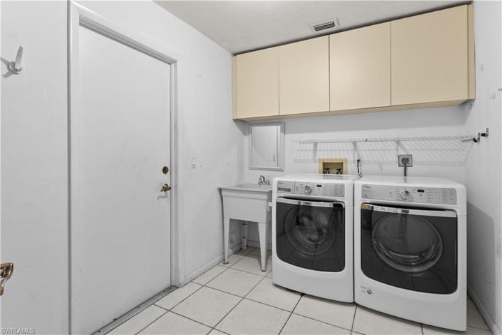 145 Forestwood DR, NAPLES FL 34110