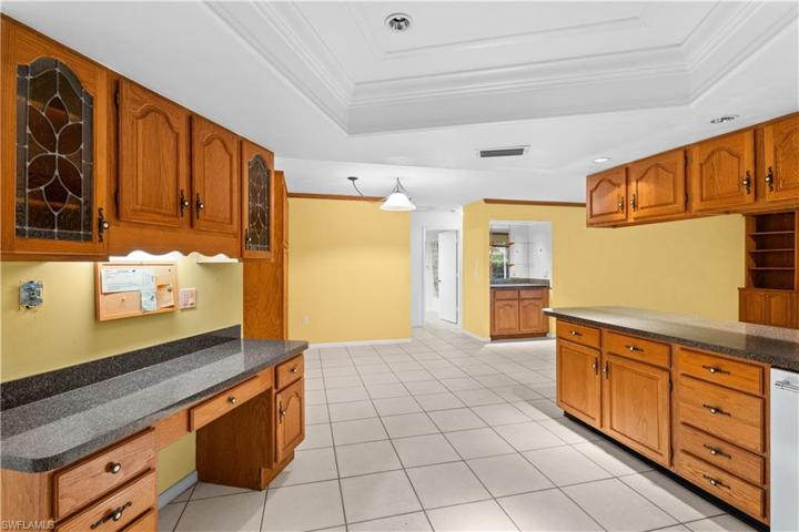 145 Forestwood DR, NAPLES FL 34110