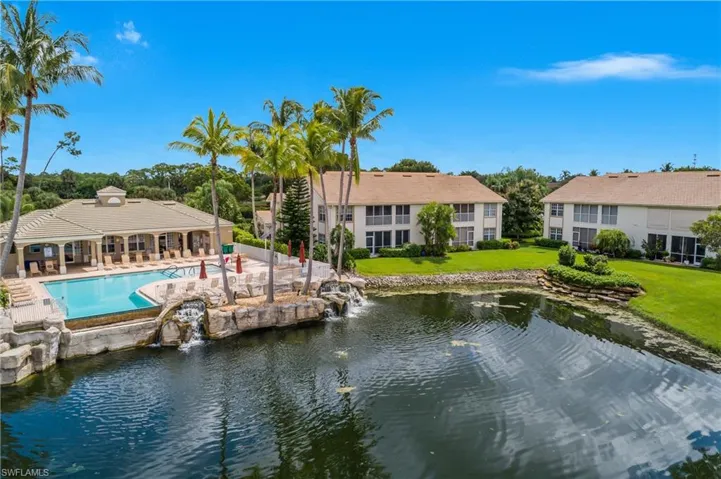 5643  Sandlewood  CT, Naples, FL 34110