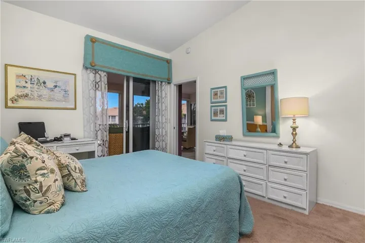 5643  Sandlewood  CT, Naples, FL 34110