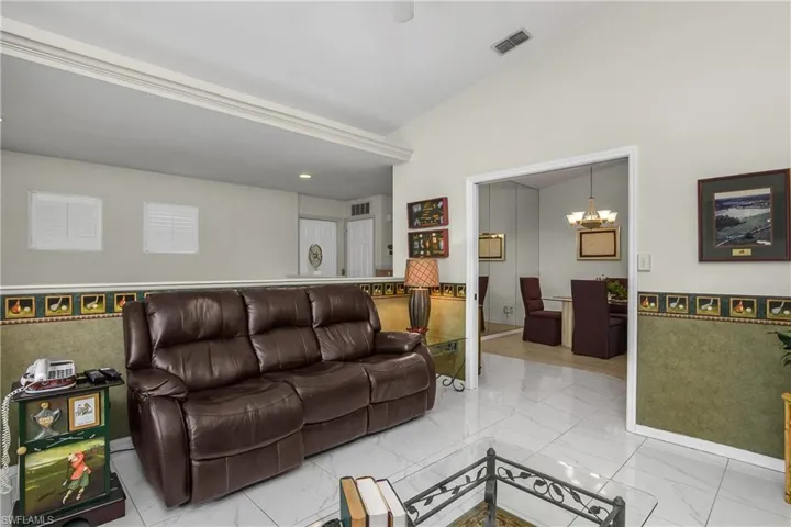 5643  Sandlewood  CT, Naples, FL 34110