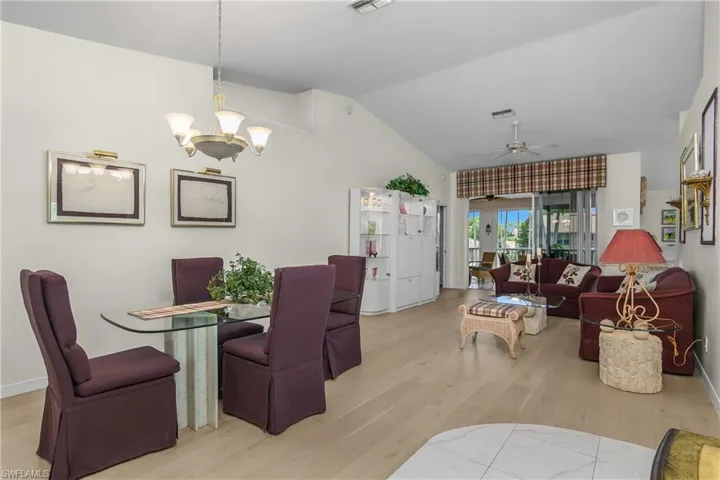 5643  Sandlewood  CT, Naples, FL 34110