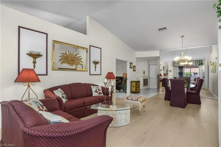 5643  Sandlewood  CT, Naples, FL 34110