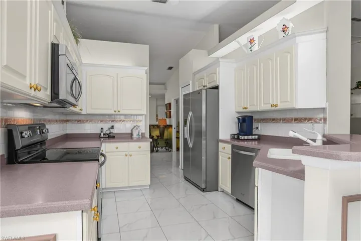 5643  Sandlewood  CT, Naples, FL 34110