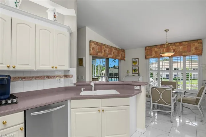 5643  Sandlewood  CT, Naples, FL 34110