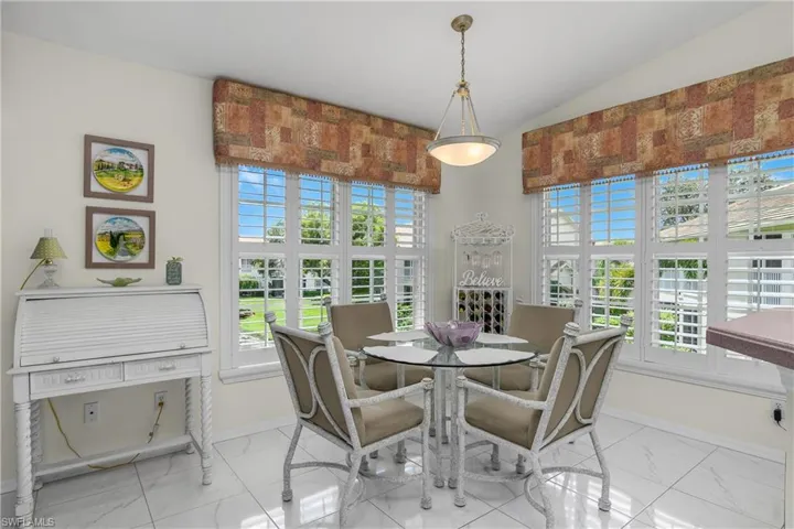 5643  Sandlewood  CT, Naples, FL 34110