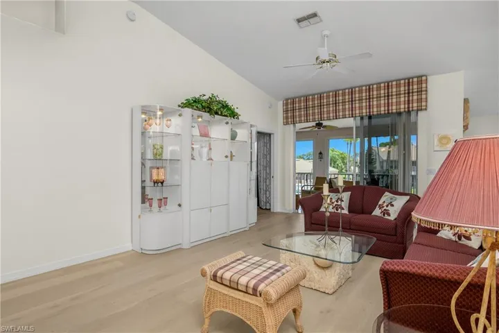 5643  Sandlewood  CT, Naples, FL 34110