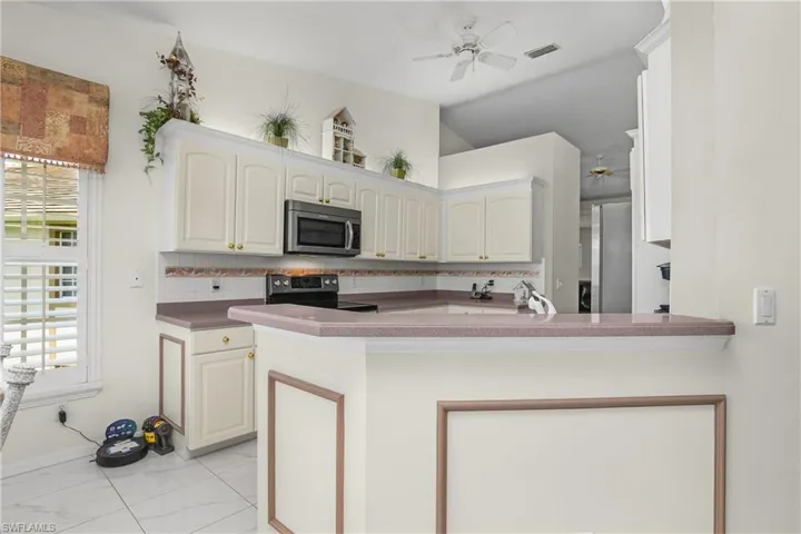 5643  Sandlewood  CT, Naples, FL 34110