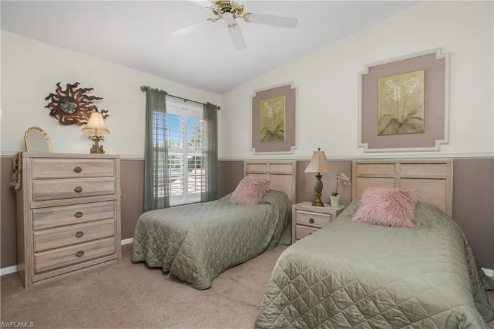 5643  Sandlewood  CT, Naples, FL 34110
