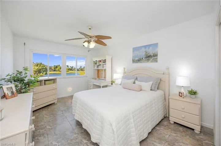 492 Bristle Cone Ln 47, Naples, Florida 34113