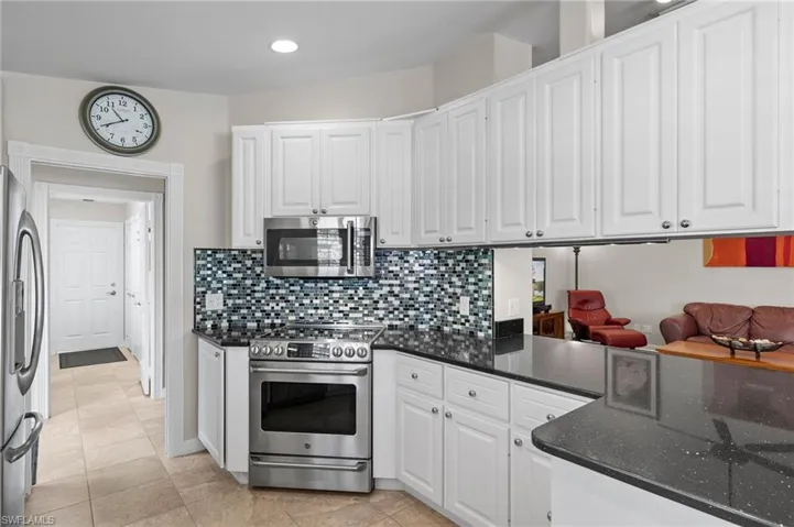 Stainless Steel & Tile Backsplash