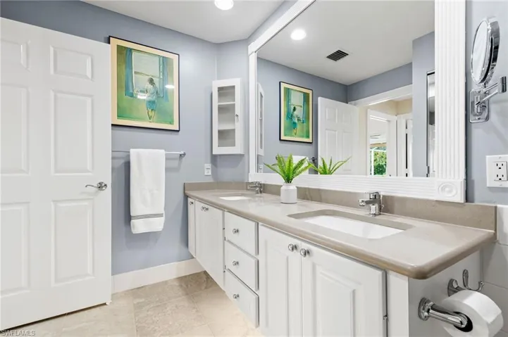 Owners Bath