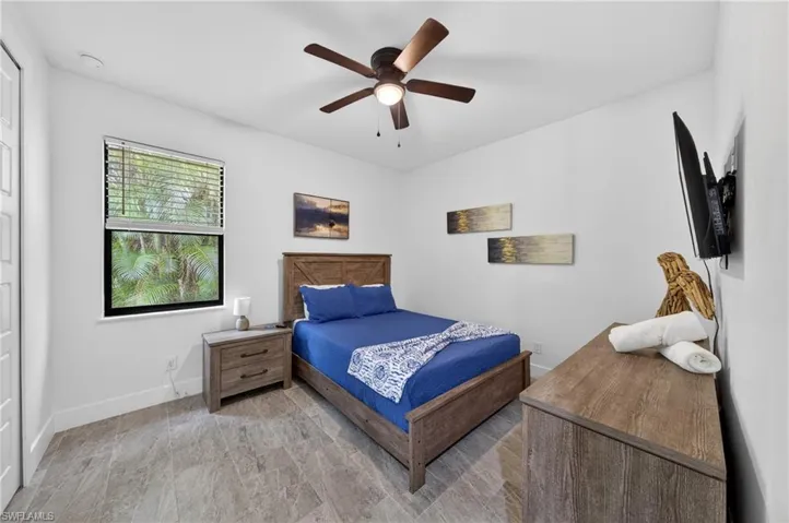 3833 Sw 14th Pl, Cape Coral, Florida 33914
