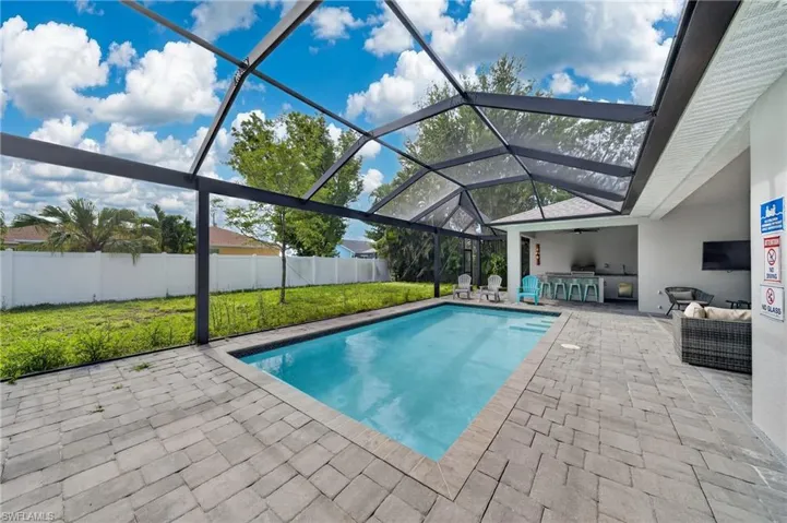 3833 Sw 14th Pl, Cape Coral, Florida 33914
