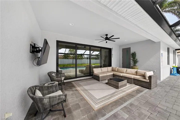 3833 Sw 14th Pl, Cape Coral, Florida 33914