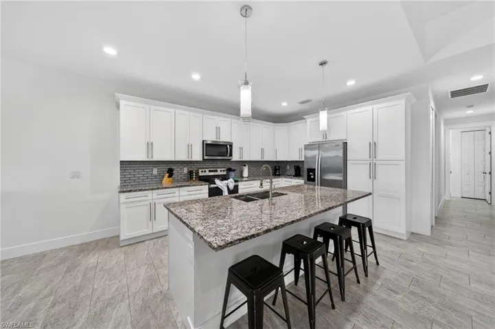 3833 Sw 14th Pl, Cape Coral, Florida 33914