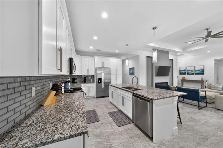 3833 Sw 14th Pl, Cape Coral, Florida 33914
