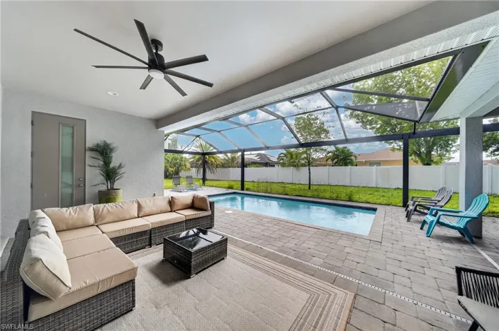 3833 Sw 14th Pl, Cape Coral, Florida 33914