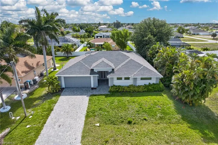 3833 Sw 14th Pl, Cape Coral, Florida 33914