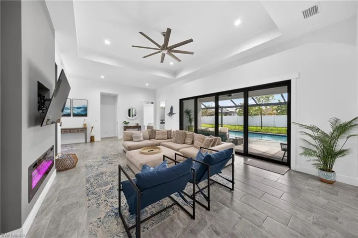 3833 Sw 14th Pl, Cape Coral, Florida 33914