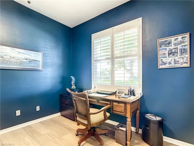 Den , office or 4th bedroom