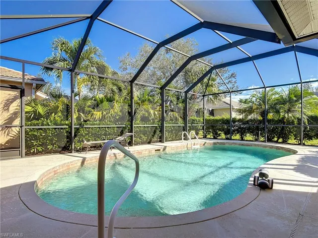 Beautiful , outside, screened enclosed heated pool