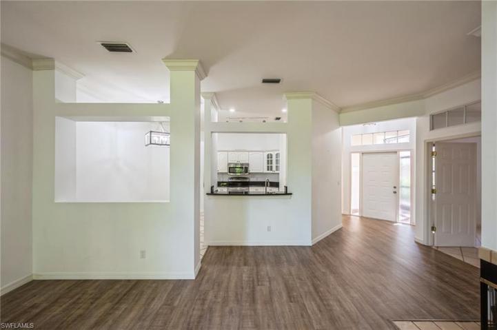 103  Amblewood  LN, Naples, FL 34105