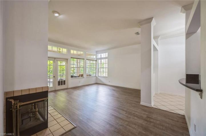 103  Amblewood  LN, Naples, FL 34105