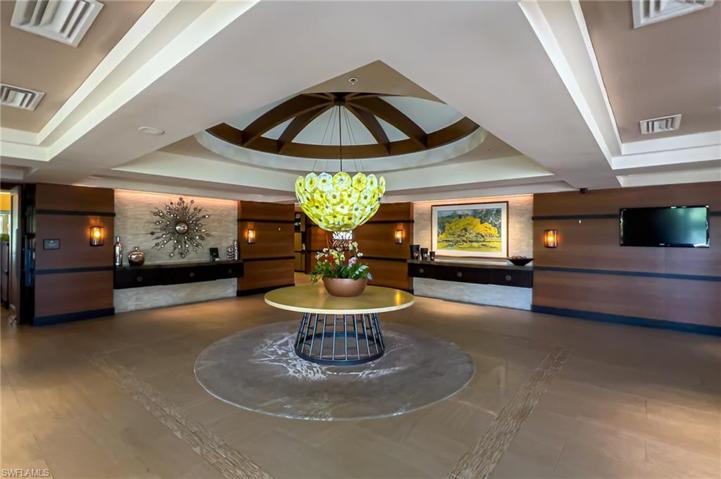 103  Amblewood  LN, Naples, FL 34105