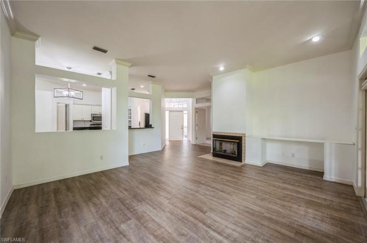 103  Amblewood  LN, Naples, FL 34105