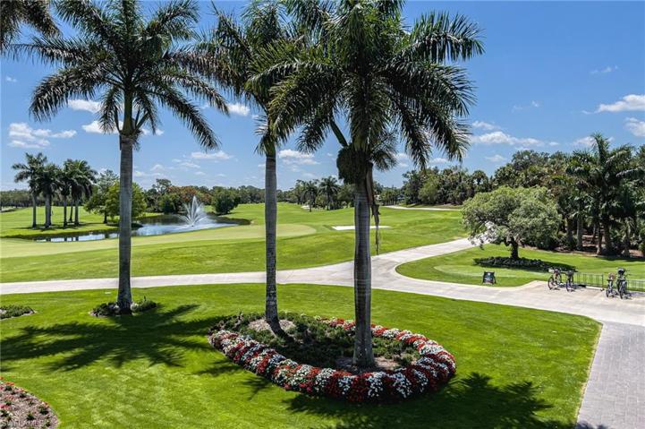 103  Amblewood  LN, Naples, FL 34105