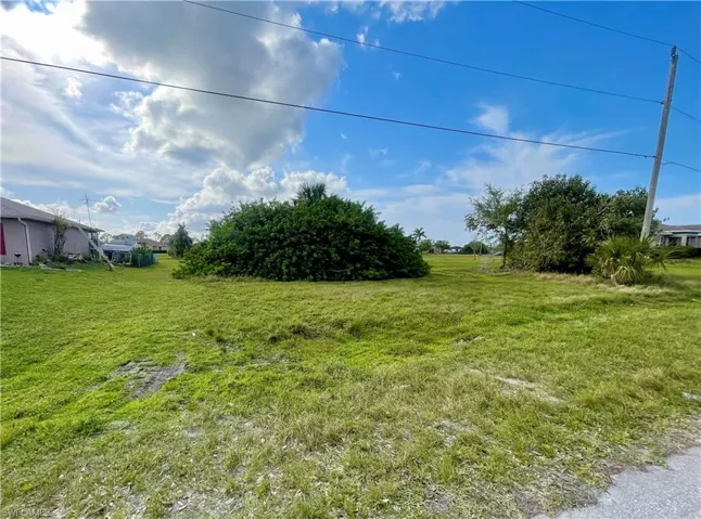416 NW 25th AVE, CAPE CORAL FL 33993