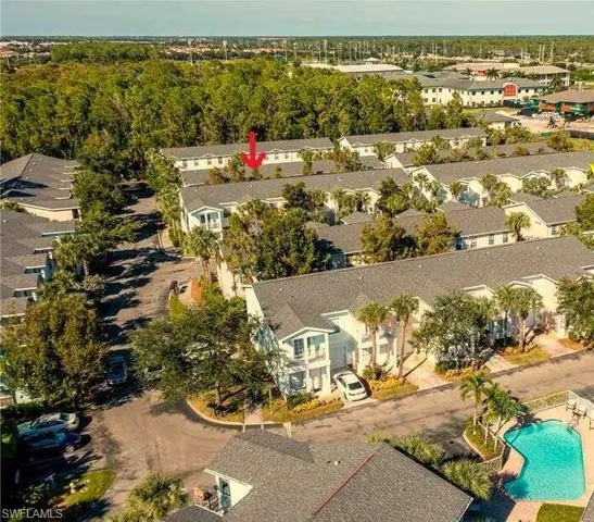 3304  Lisa  LN, Naples, FL 34109